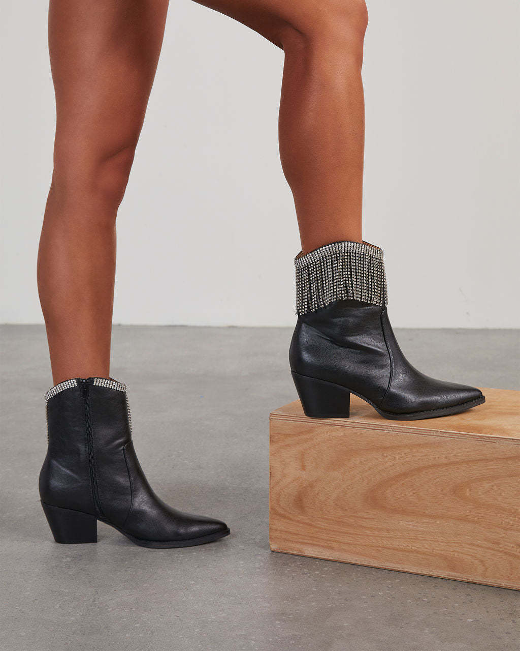 Womack Fringe Tassel Ankle Boots-Matylis