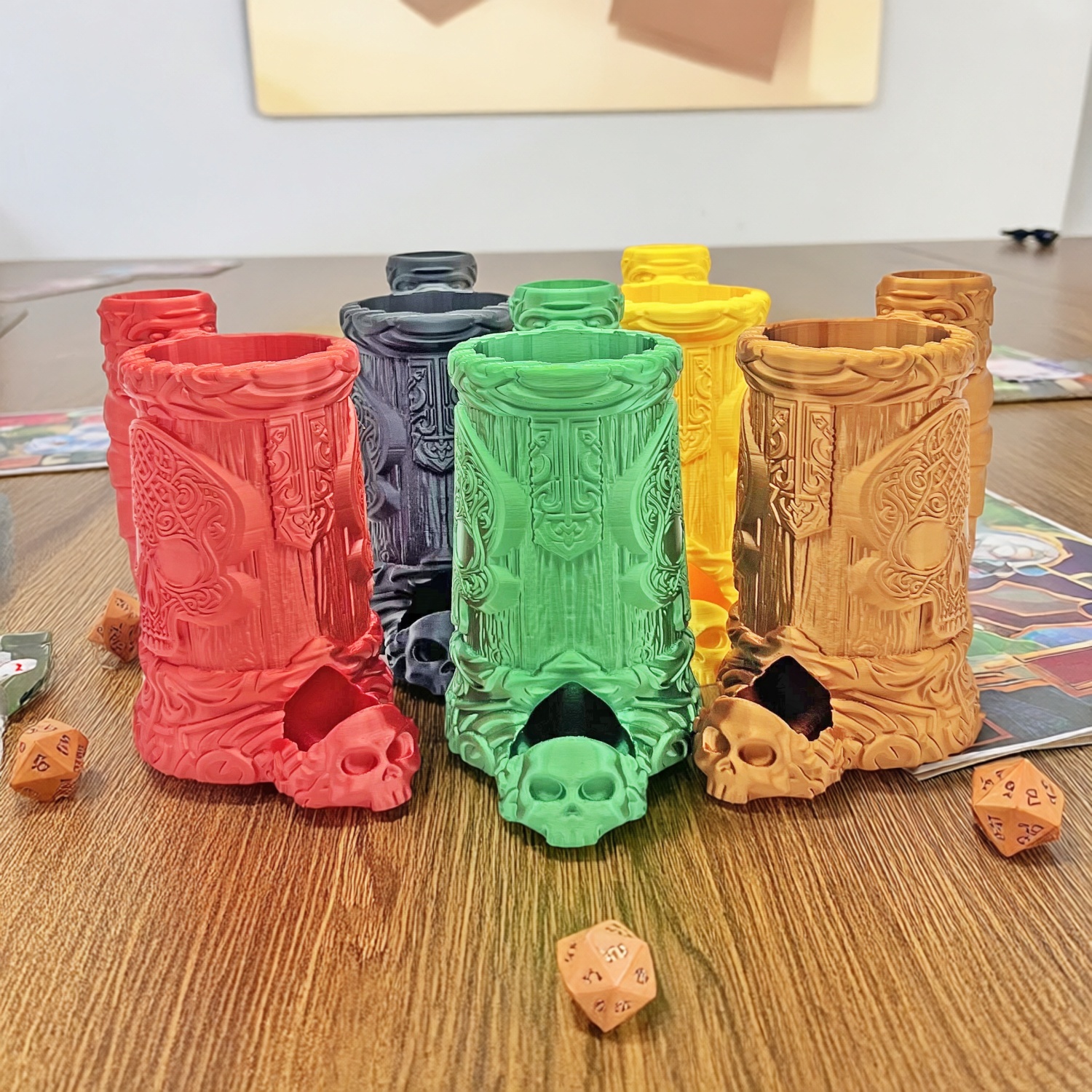 Skull shaped mug dice tower (Random Color)