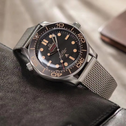 OM138 OMEGA Seamaster Diver 300m James Bond 007 210.90.42.20.01.001