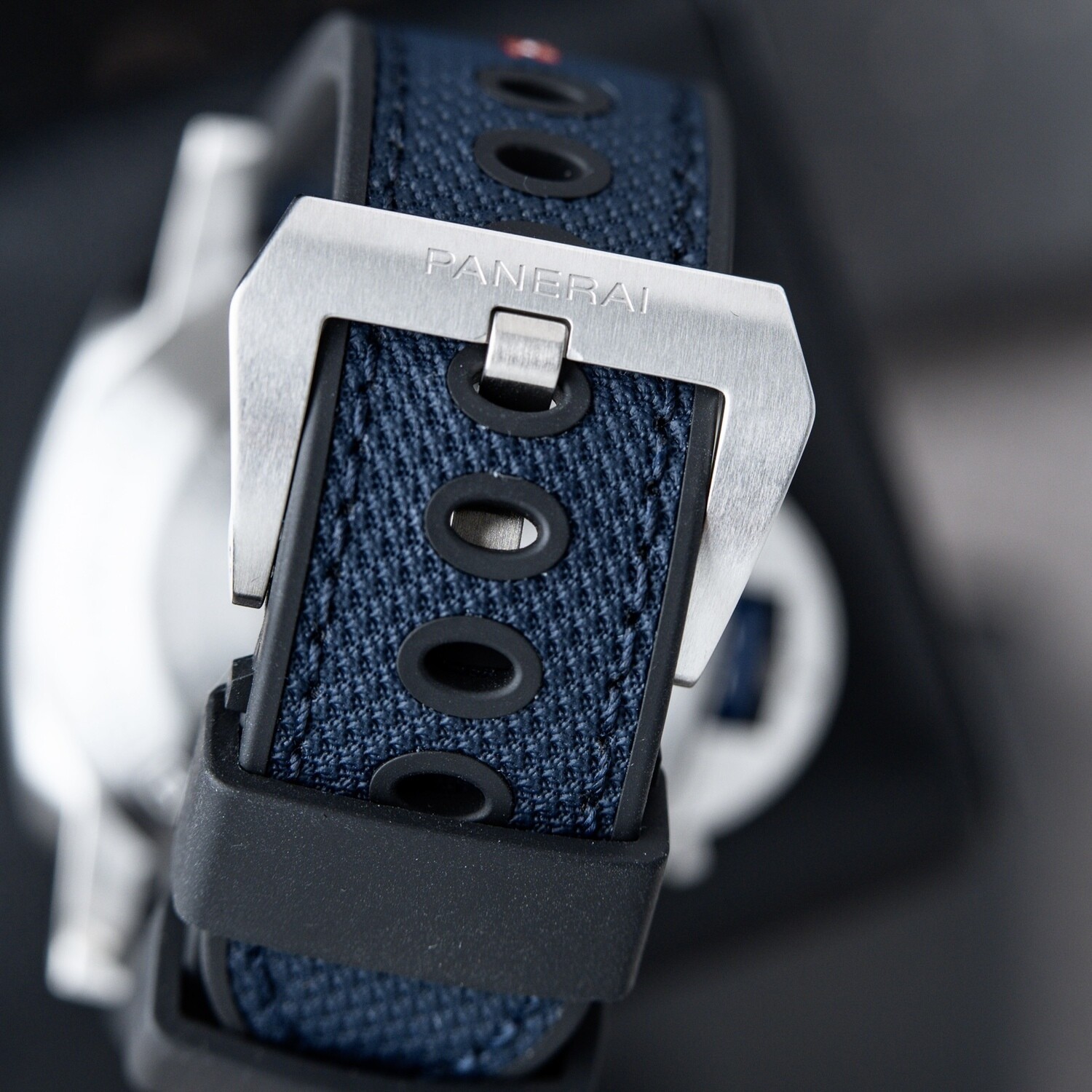 PA002  Submersible QuarantaQuattro Luna Rossa