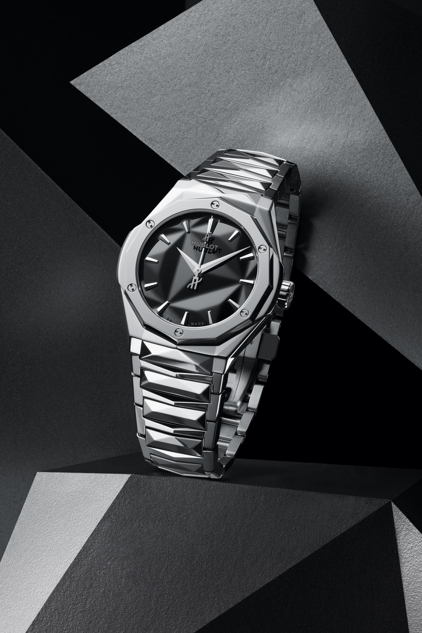 HB128 HUBLOT Classic Fusion Orlinski Bracelet Titanium 40mm 550.NS.1800.NS.ORL22