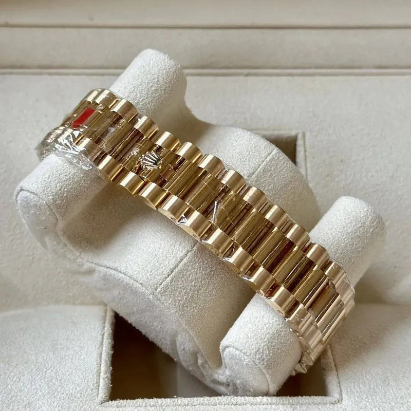 RL058 Day-Date 40 With Green Lacquered Dial 228238