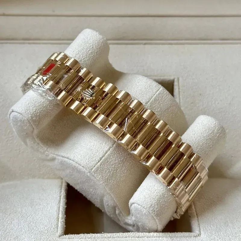 RL058 Day-Date 40 With Green Lacquered Dial 228238