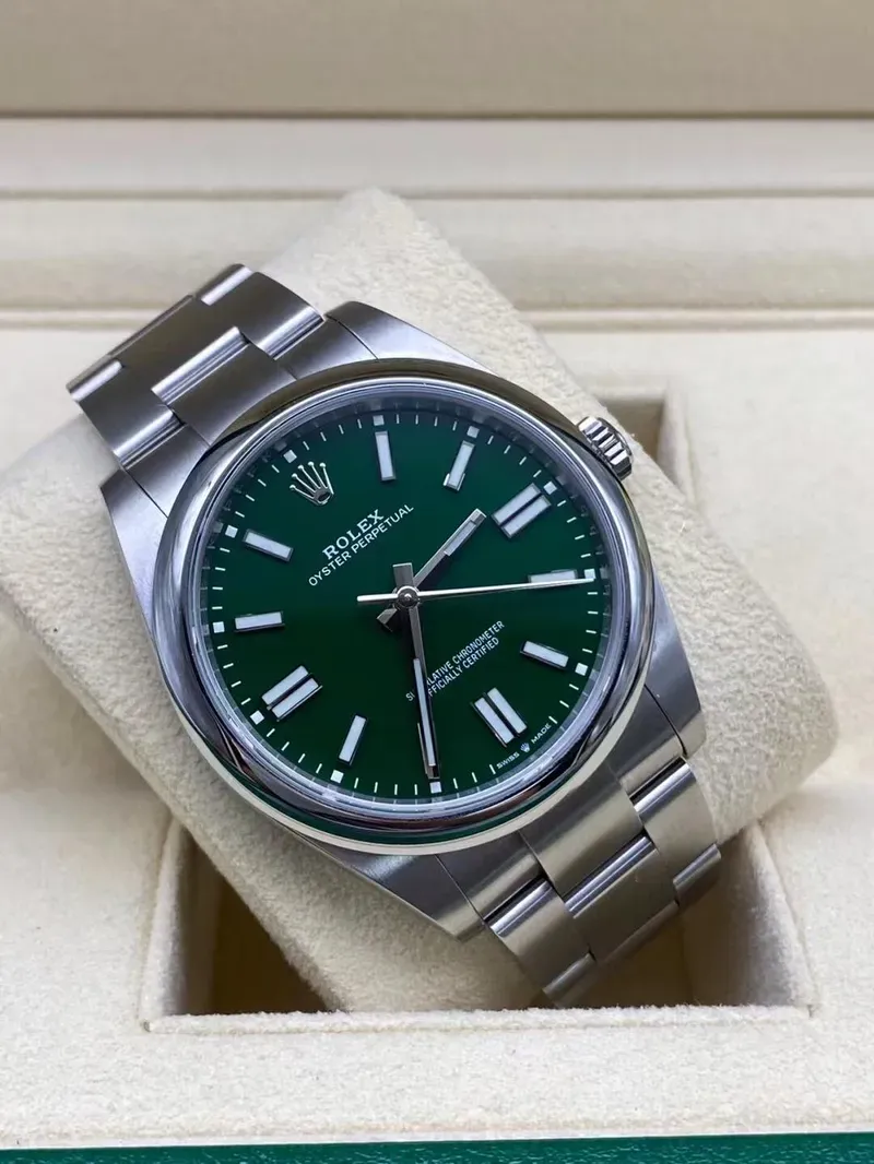 RL032  124300 Oyster Perpetual 41 "Brand New"