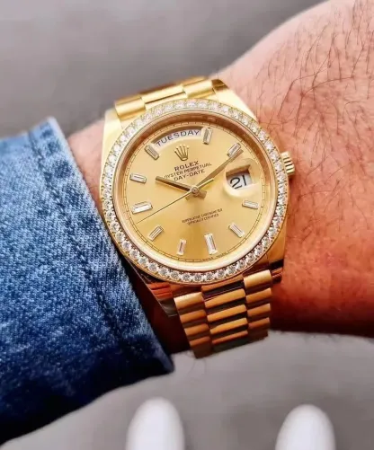 RL040  Day-Date 40 Presidential, Yellow gold, Champagne dial, Diamond Bezel, President bracelet,