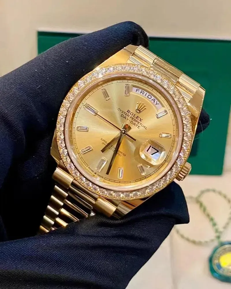 RL040  Day-Date 40 Presidential, Yellow gold, Champagne dial, Diamond Bezel, President bracelet,
