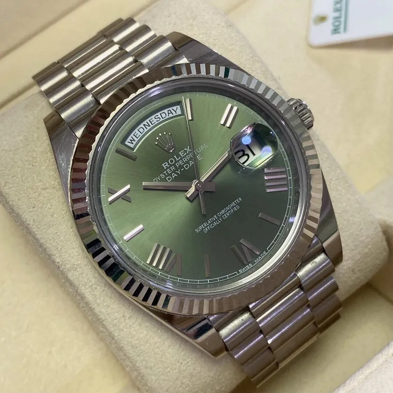 RL054  Day-Date 40 Presidential Olive green dial, Fluted Bezel, President bracelet, White gold Watch