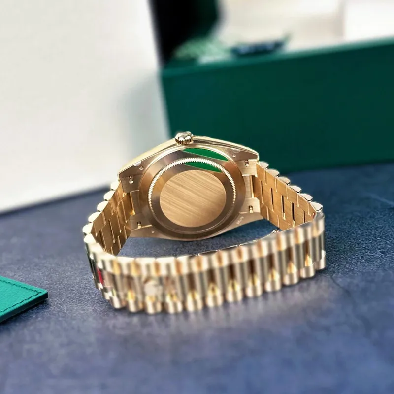 RL058 Day-Date 40 With Green Lacquered Dial 228238