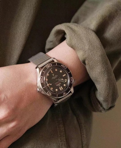 OM138 OMEGA Seamaster Diver 300m James Bond 007 210.90.42.20.01.001