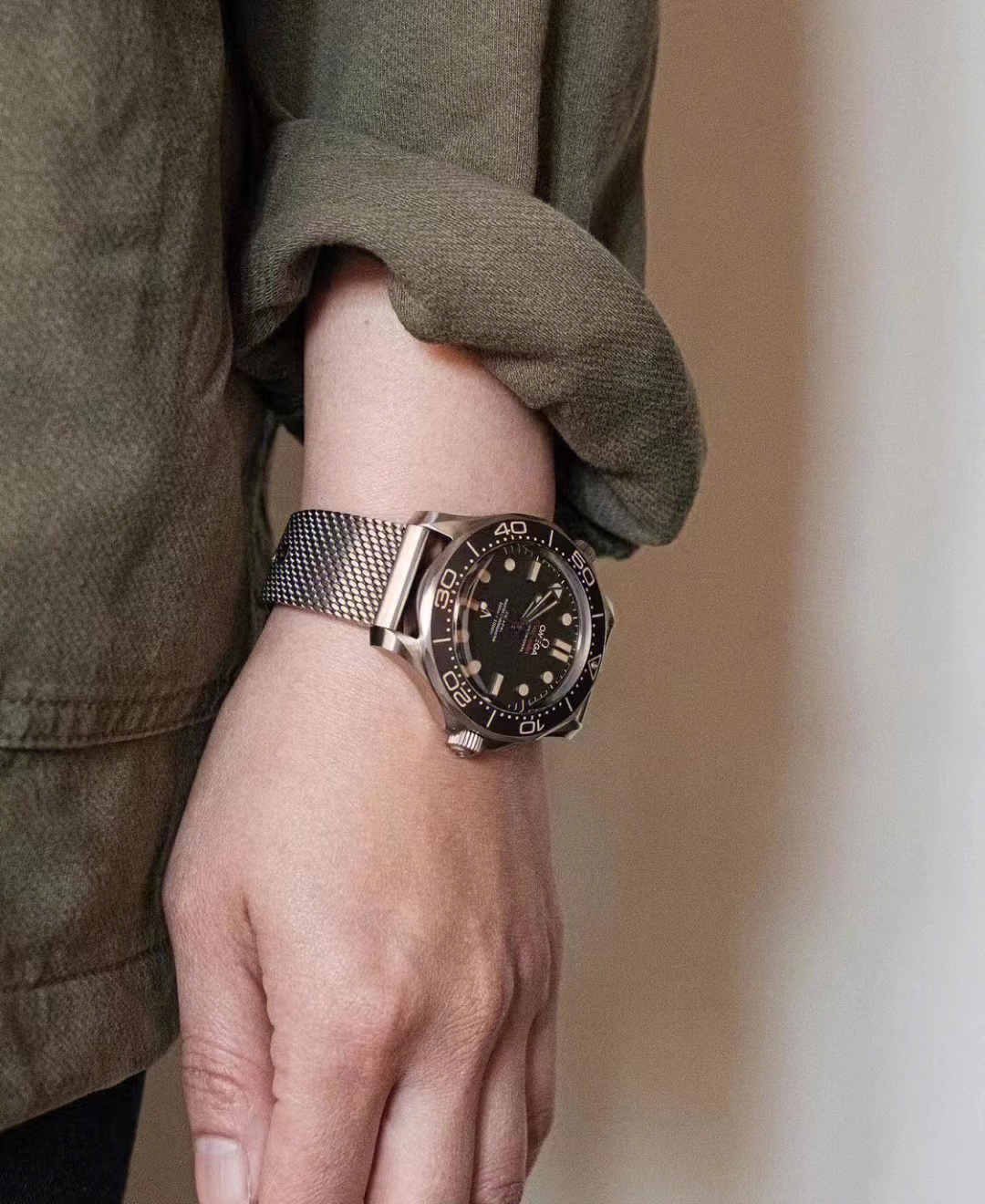 OM138 OMEGA Seamaster Diver 300m James Bond 007 210.90.42.20.01.001