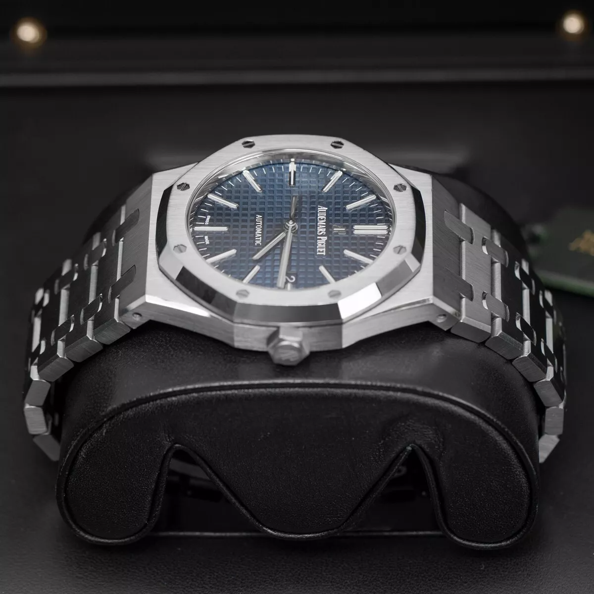 AP304  Royal Oak Selfwinding 41mm Stainless Steel Blue Dial 15400ST.OO.1220ST.03