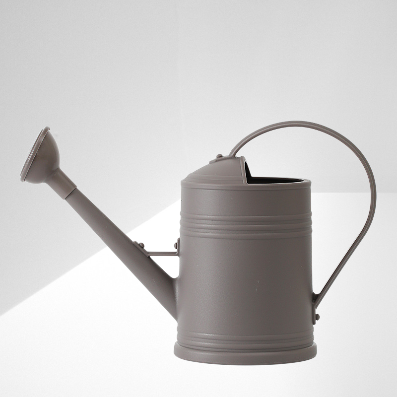 Gartenarbeit und landwirtschaft bewässerung artefakt gießkanne