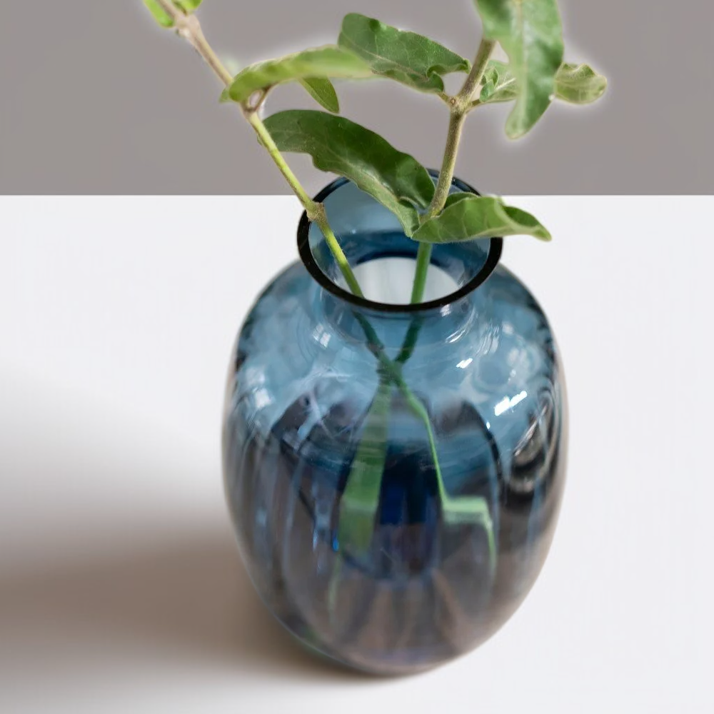 Nordische einfache transparente kleine Vase aus Reliefglas