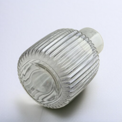 Einfache mittelgroße Vase aus mattiertem Klarglas