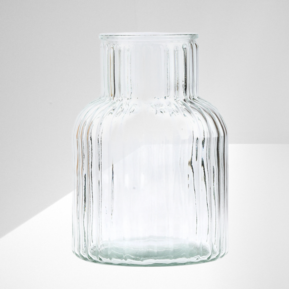 Einfache mittelgroße Vase aus mattiertem Klarglas