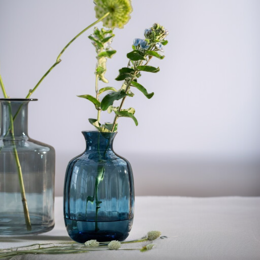 Nordische einfache transparente kleine Vase aus Reliefglas