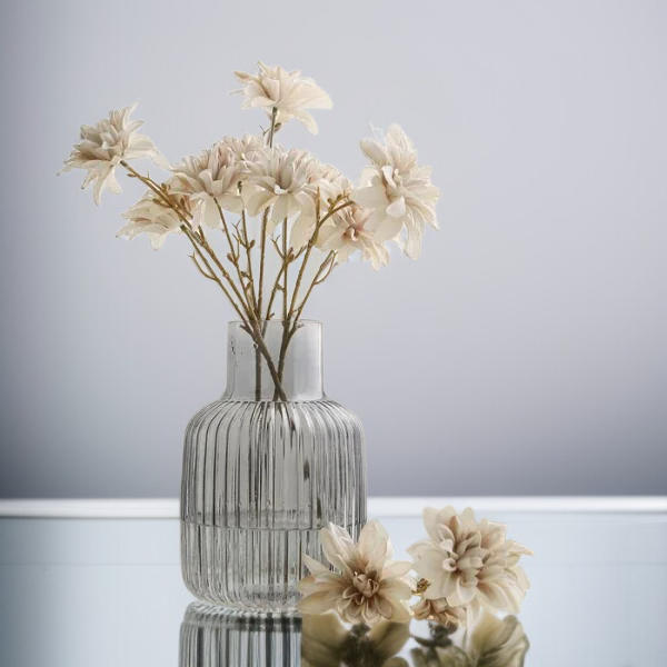 Einfache mittelgroße Vase aus mattiertem Klarglas