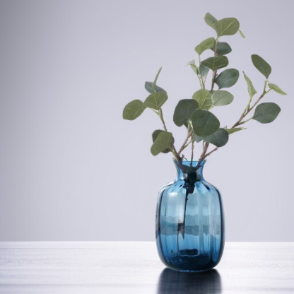 Nordische einfache transparente kleine Vase aus Reliefglas