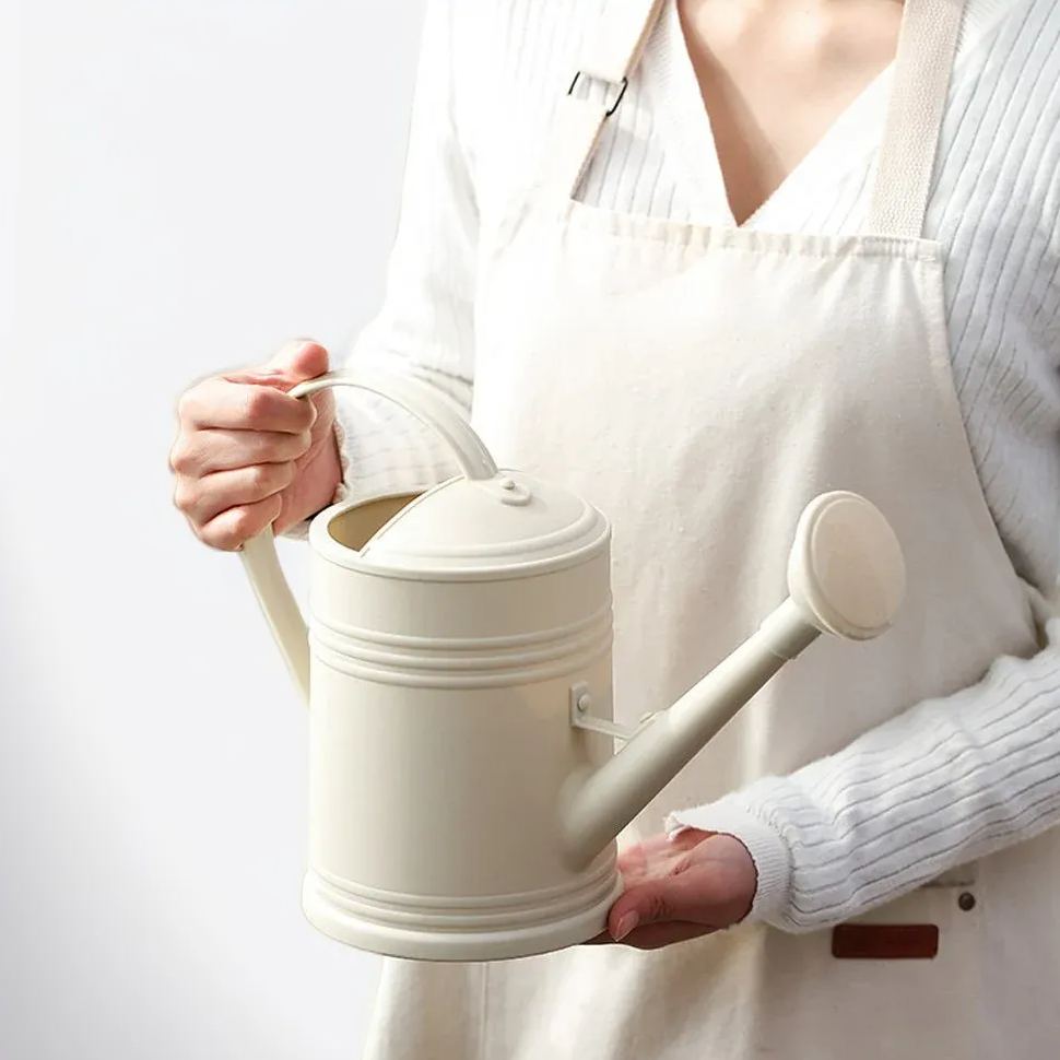 Gartenarbeit und landwirtschaft bewässerung artefakt gießkanne