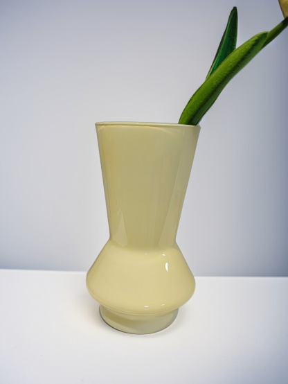 High-end vintage Fenton cream vase