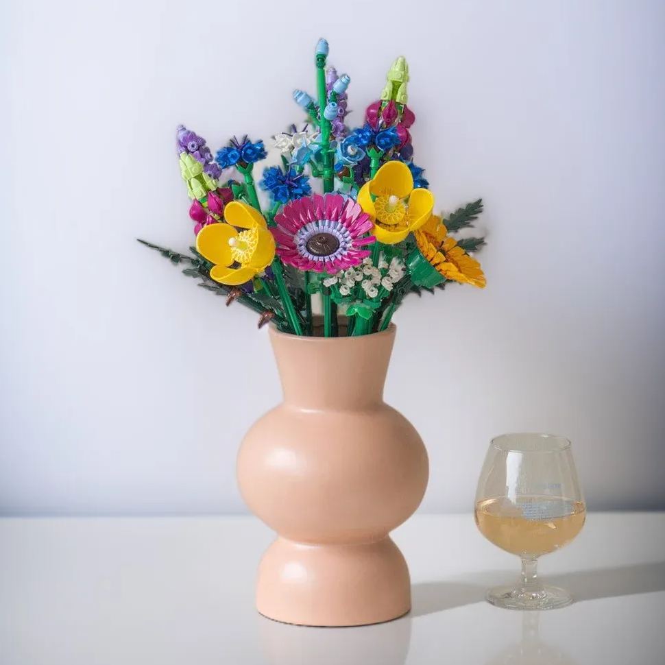 High-end vintage Fenton cream vase