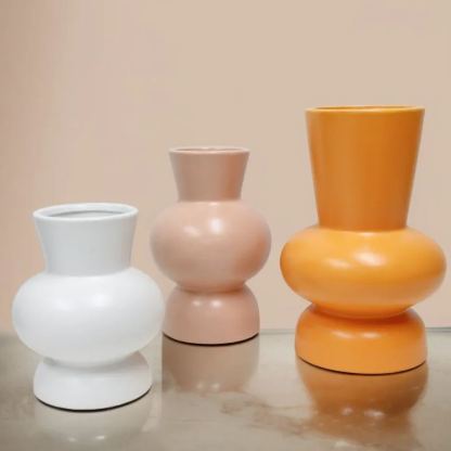 High-end vintage Fenton cream vase