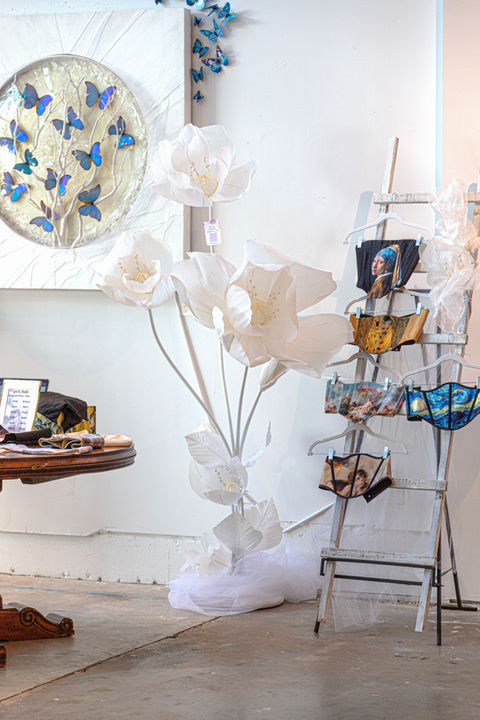 All White Artistic Flower Decoration