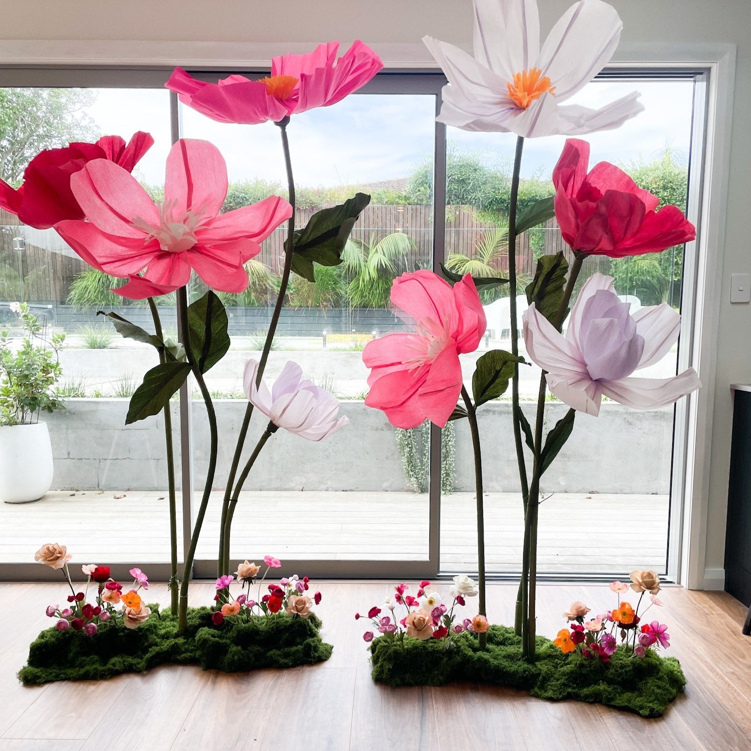 Rose Red Giant Paper Flower Decoration Set