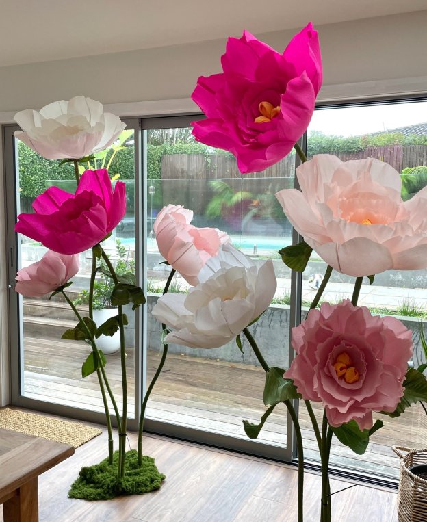 Rose Red Giant Paper Flower Decoration Set