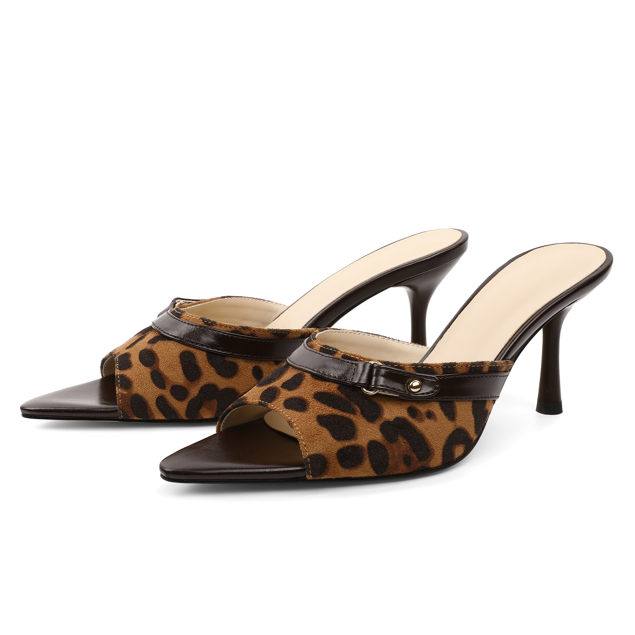 Detailed texture of the leopard fabric print and stitching for a premium feel