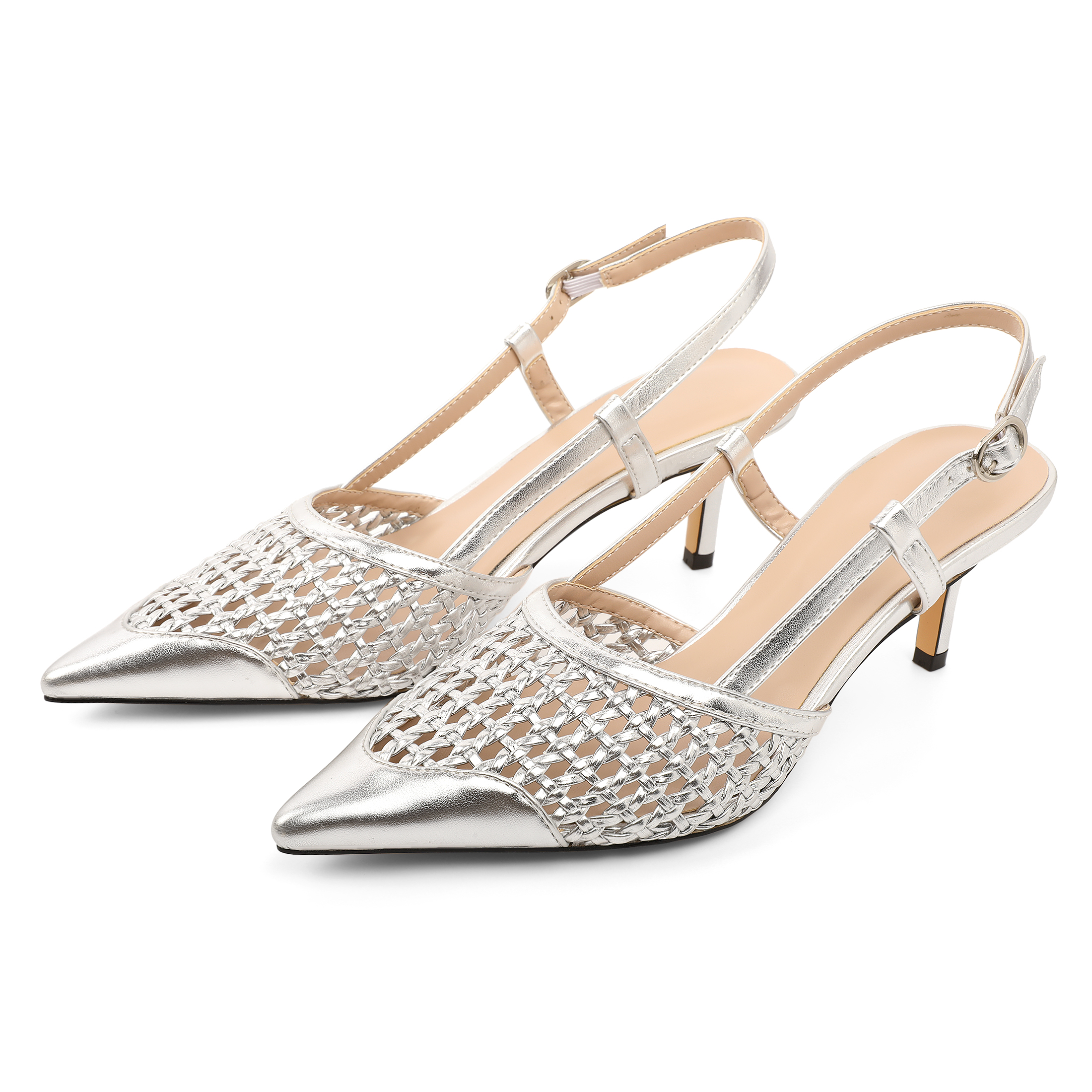 SAMMITOP 2.5 Inch Woven Slingback Pumps Detailed image of the mid-height heel and cushioned insole for comfort