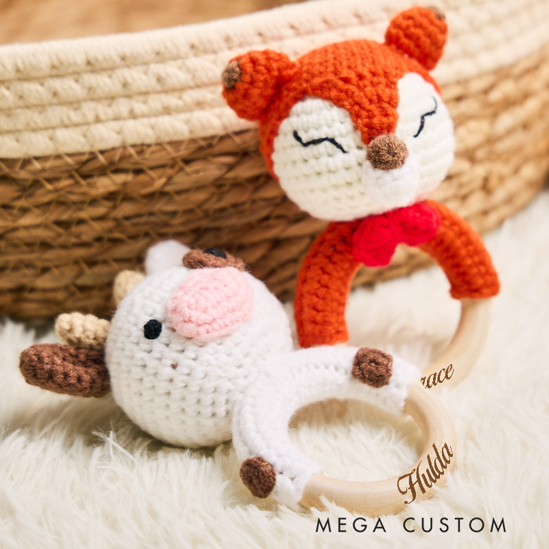 Personalized Elegant Cursive Name Engraved Wooden Toy for Baby Girls Graceful and Delicate Baby Wooden Rattle