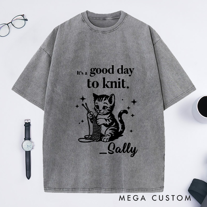 Personalized It’s a Good Day to Knit Cute Knitting Cat Washed T-Shirts Gift for Knitter Retro Yarn Lover Tee Cat Mom T-Shirt Clothing for Women