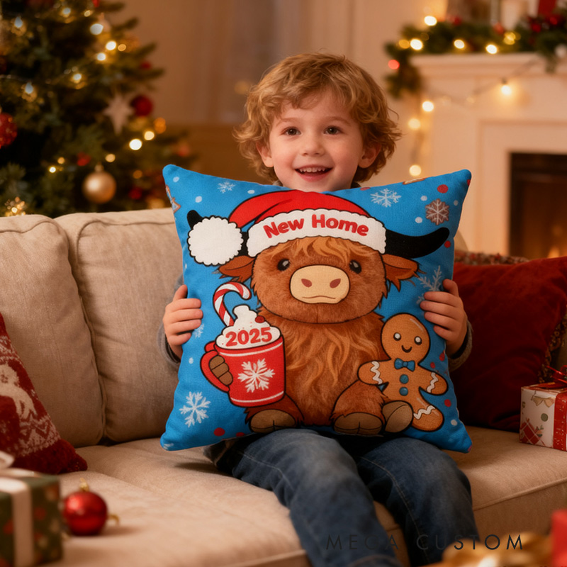 Personalized Christmas Pillow Highland Cow Design Perfect Holiday Gift for 2025 Festive Home Decor Cozy Decorative Cushion New Home Gifts