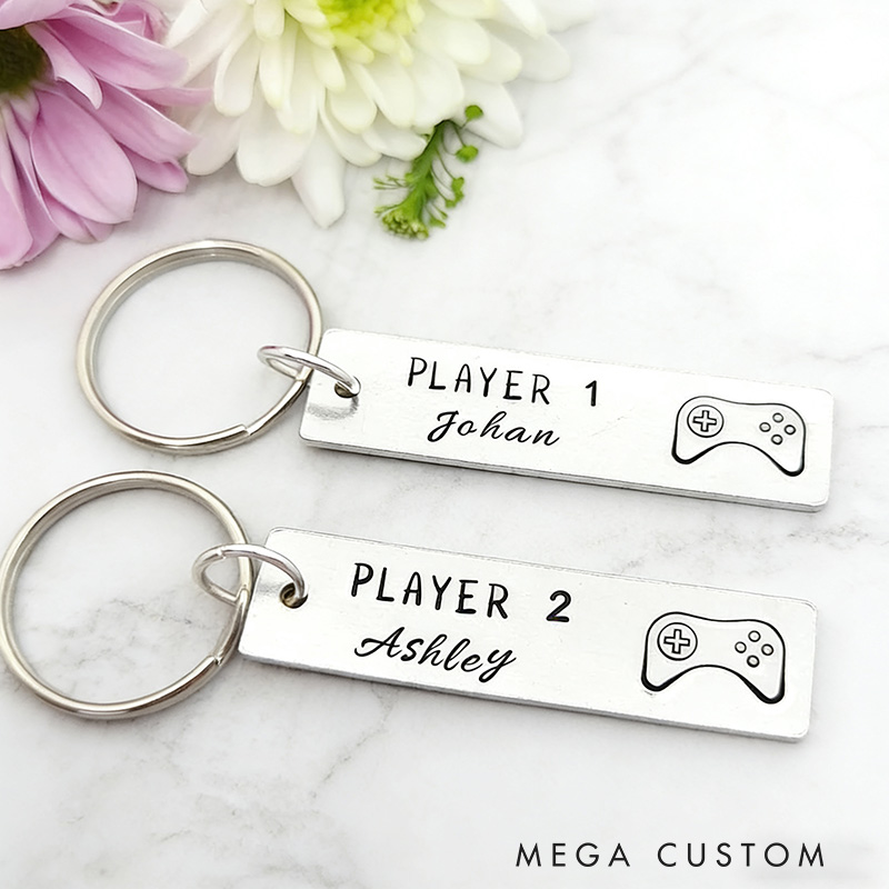 Personalised Player 1 and Player 2 Keyrings Custom Anniversary Gift for Gamer Gaming Keychains Valentine’s Day Gift
