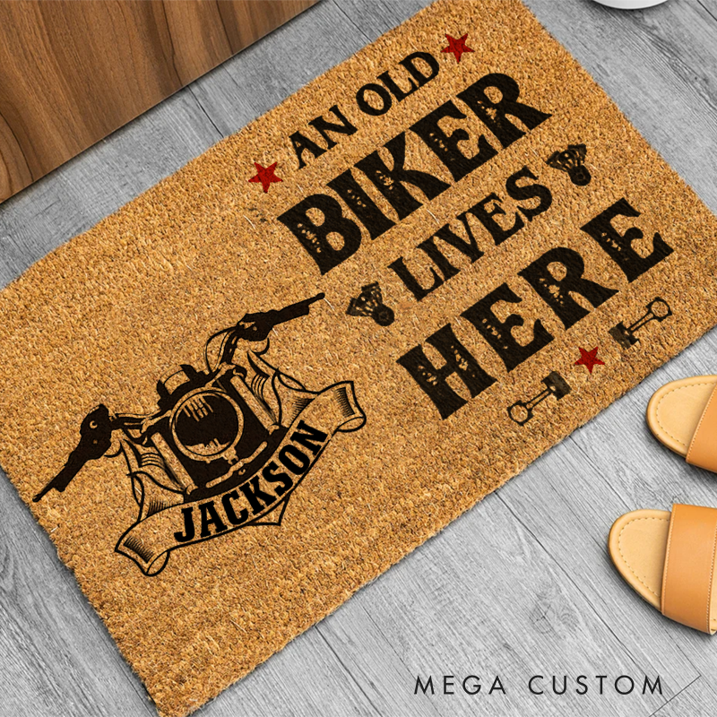 Personalized An Old Biker Lives Here Doormat with Custom Name Design Motorcycle Lovers Gift