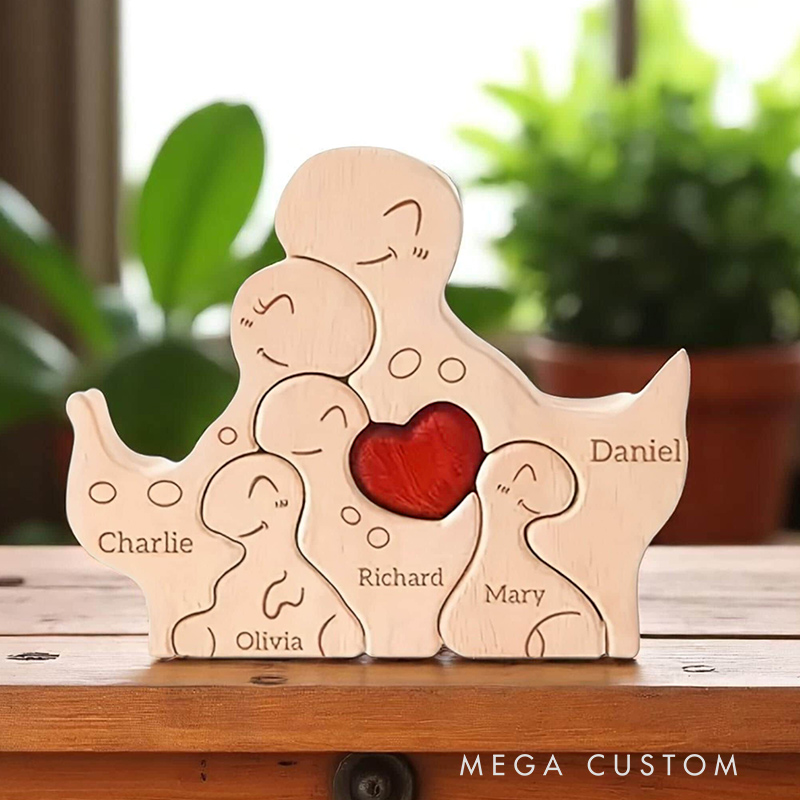 Personalized Wood Dinosaur Figurine Cuddling Decoration Hand-Carved Dinosaur for Family Keepsake Gifts