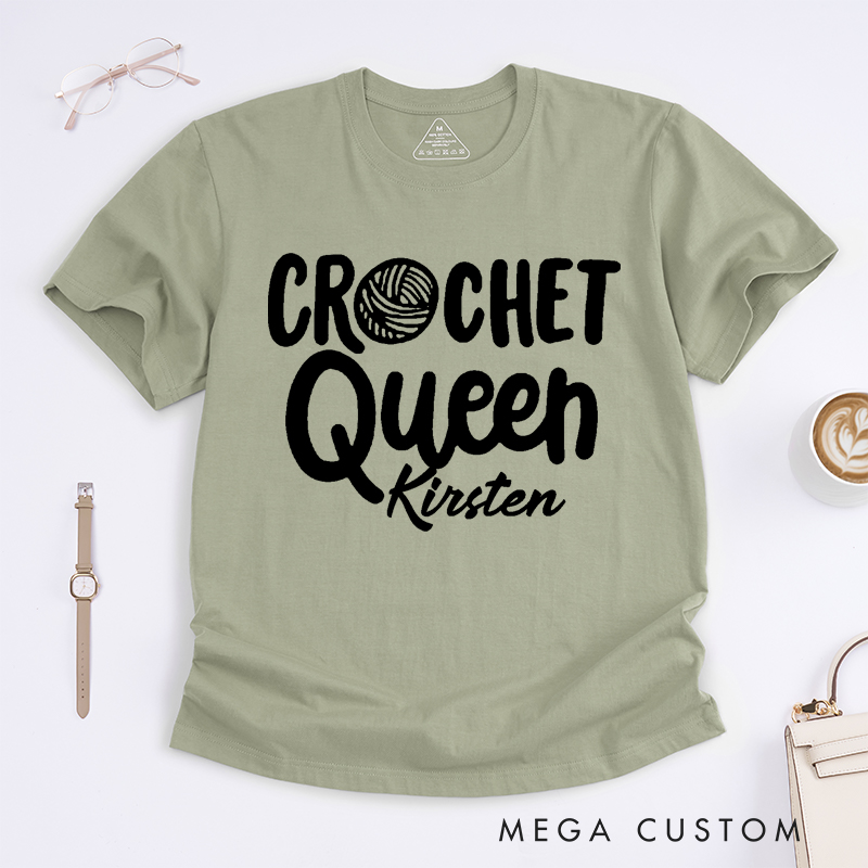 Personalized Crochet Queen Classic T-Shirts Knitting Shirts for Women Crocheting Gifts Knitting Gifts for Mom