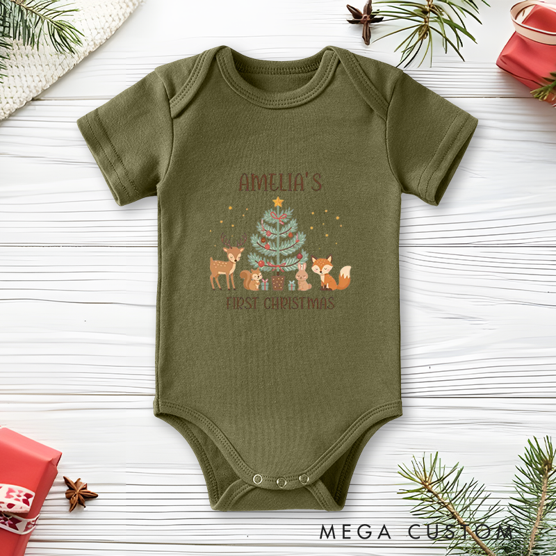 This baby onesie and bodysuit is designed for your baby's first Christmas, featuring a minimalist nature-inspired Christmas tree and forest animal design that creates a fresh and natural holiday atmosphere. Inspired by the beauty of nature, it allows your