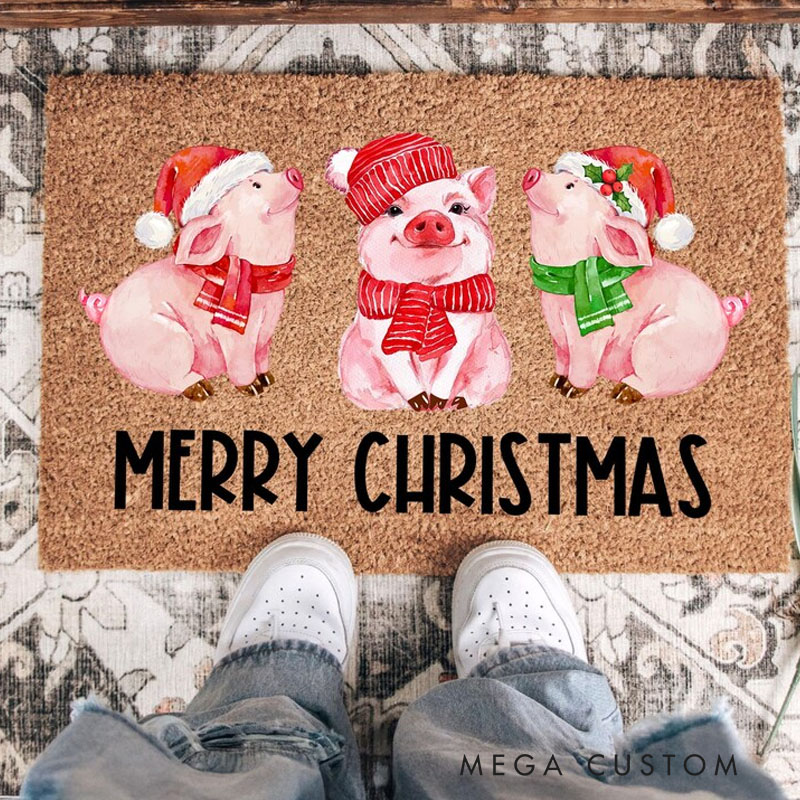 Personalized Merry Christmas Pig Door Mat Cute Holiday Doormat with Pigs Funny Xmas Entry Rug Christmas Farmhouse Decor Winter Porch Mat Xmas Doormat