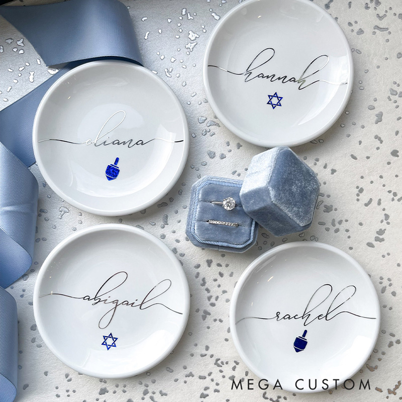 Personalized Hanukkah Ceramic Ring Dish with Custom Name Jewish Trinket Dish Dreidel and Star of David Jewelry Holder Happy Hanukkah Gift for Her