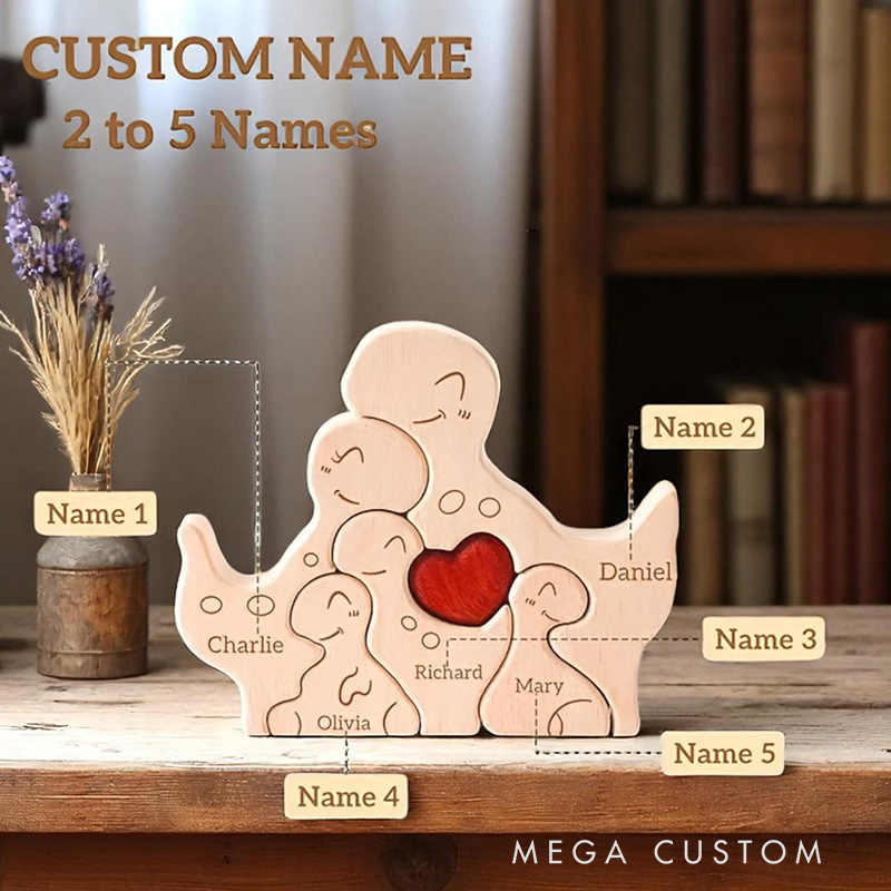Personalized Wood Dinosaur Figurine Cuddling Decoration Hand-Carved Dinosaur for Family Keepsake Gifts