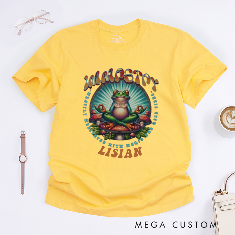 Personalized Vintage Frog Yoga T-Shirt Yoga Gift T-Shirt Animal yoga Apparel Mindfulness Meditation T-Shirt
