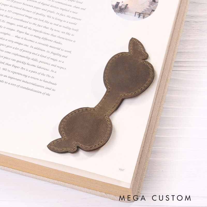 Personalized Leather Bookmark Apple Shaped Bookmark Custom Name Engraved Page Marker Thoughtful Gift for Readers and Teachers Unique Handmade Book Accessory Teacher Appreciation