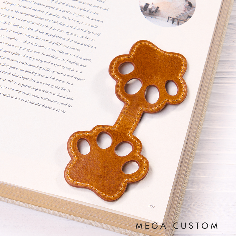 Personalized Leather Bookmark Dog Paw Bookmark Custom Name Engraved Page Marker Gift for Readers and Dog Lovers Unique Pet-Themed Book Accessory Pet Accessories