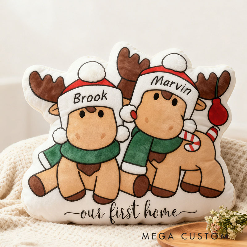 Personalized Festive Reindeer Family Pillow with Graphic 3D Print Cozy Holiday Decor Custom Names Perfect Christmas Gift 2025