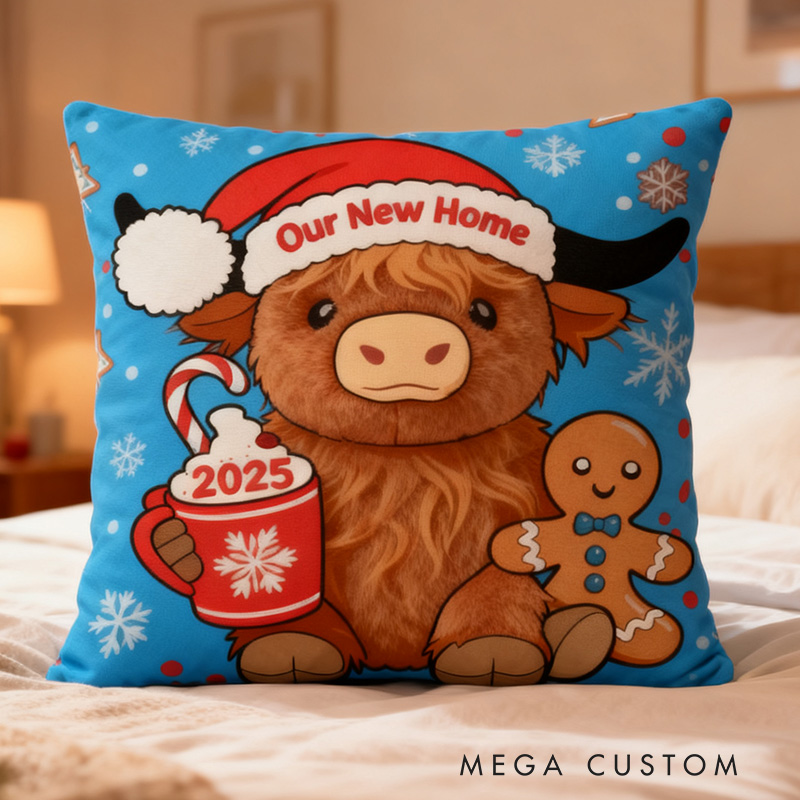 Personalized Christmas Pillow Highland Cow Design Perfect Holiday Gift for 2025 Festive Home Decor Cozy Decorative Cushion New Home Gifts