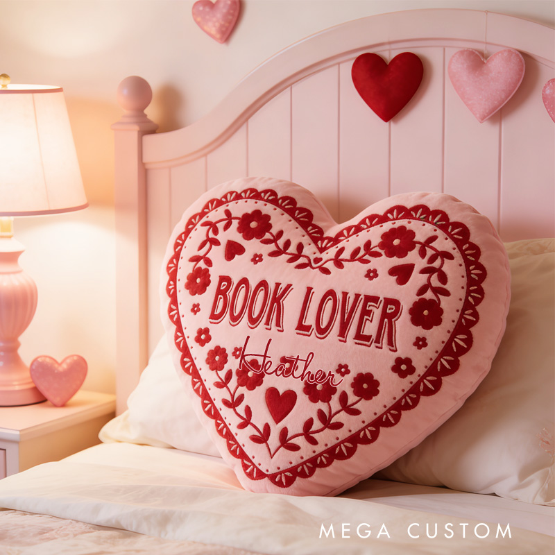 Personalized Book Lover Heart Shape Throw Pillow Graphic 3D Red Book Heart Pillow with Name for Girlfriend Book Lover Valentines Gift