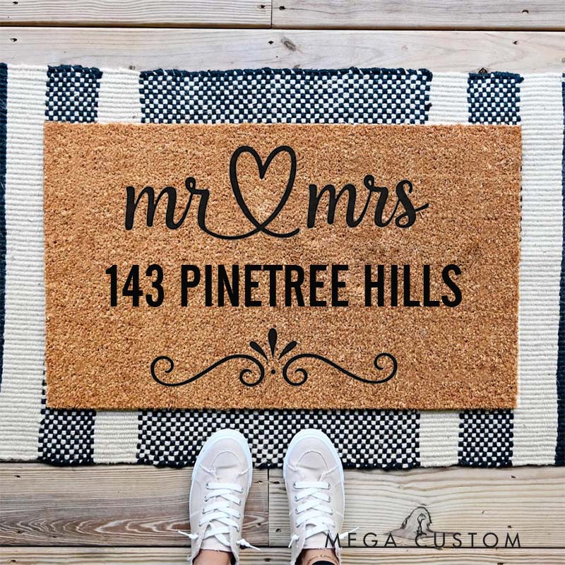 Personalized Couple Doormat with Heart and Mr. & Mrs. Design Custom Welcome Mat for New Home Durable Coir Rug for Entryway Perfect Housewarming Gift