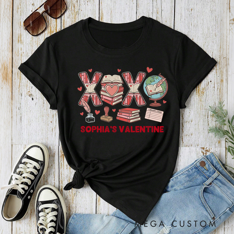 Personalized XOXO Valentine Classic T-Shirts Book Lover Valentine Bookish Shirt with Name Gift for Book Lover Bookworm Girlfriend Wife Women